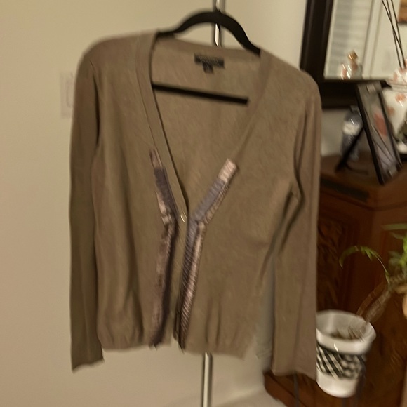 Banana republic beautiful sweater brown color size small - Picture 1 of 3